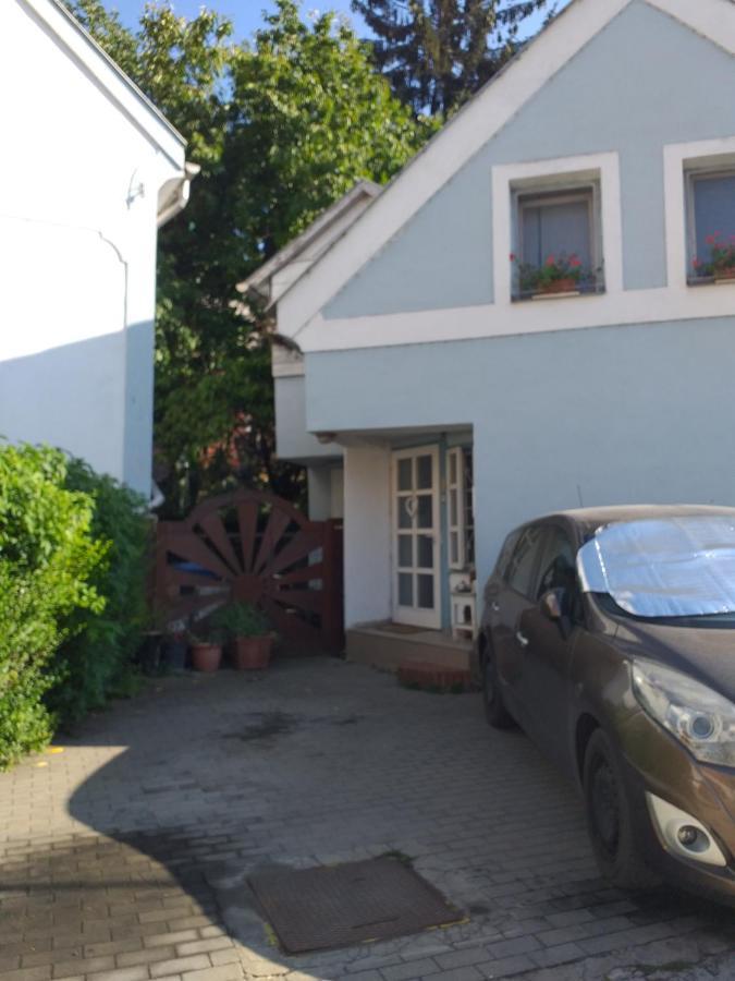 Galeria Villa Veszprem Luaran gambar