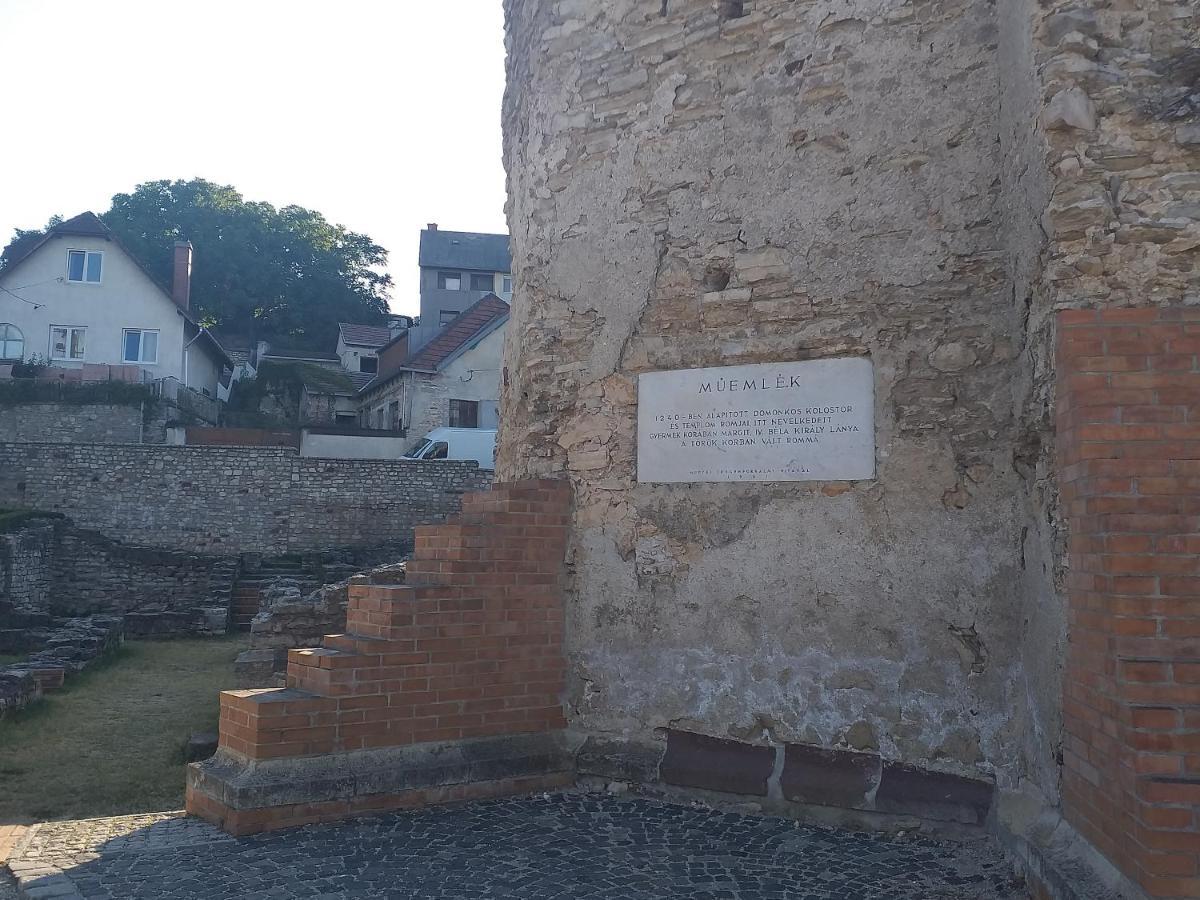 Galeria Villa Veszprem Luaran gambar