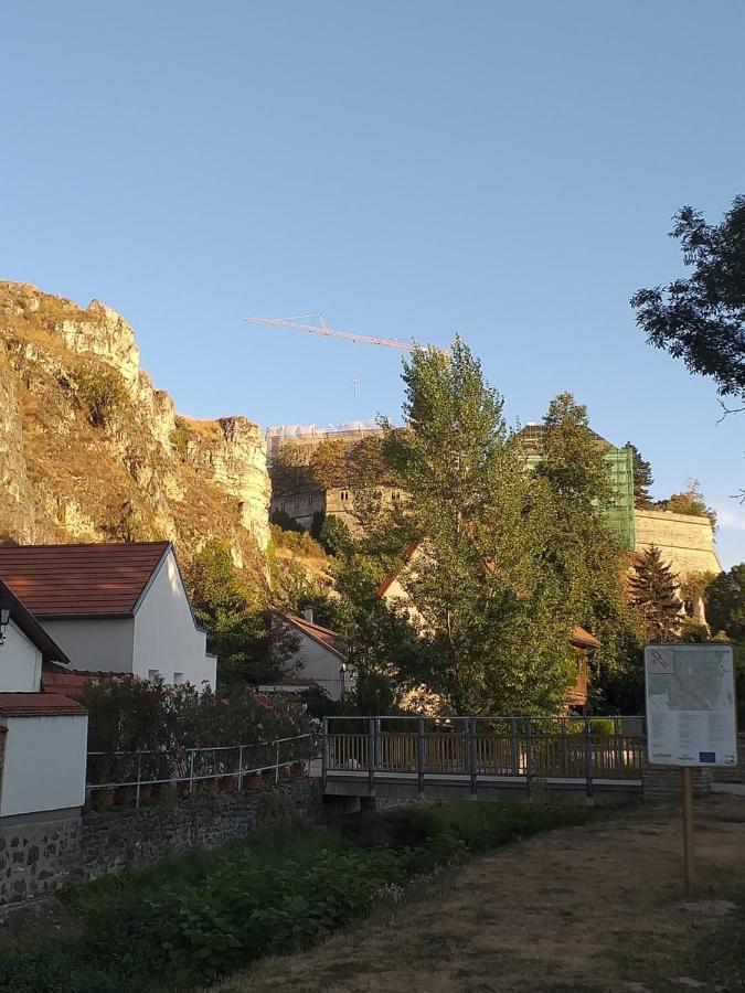 Galeria Villa Veszprem Luaran gambar