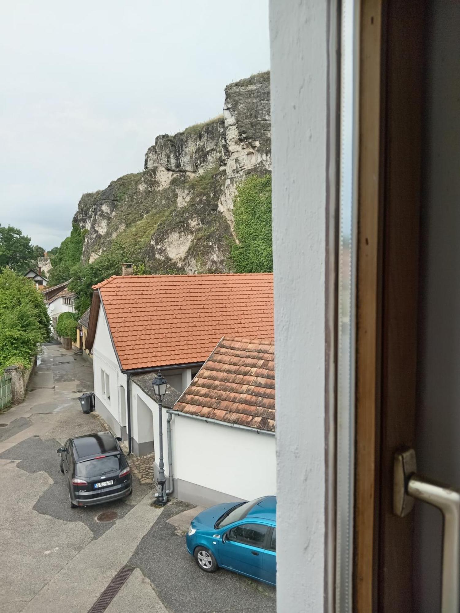 Galeria Villa Veszprem Luaran gambar